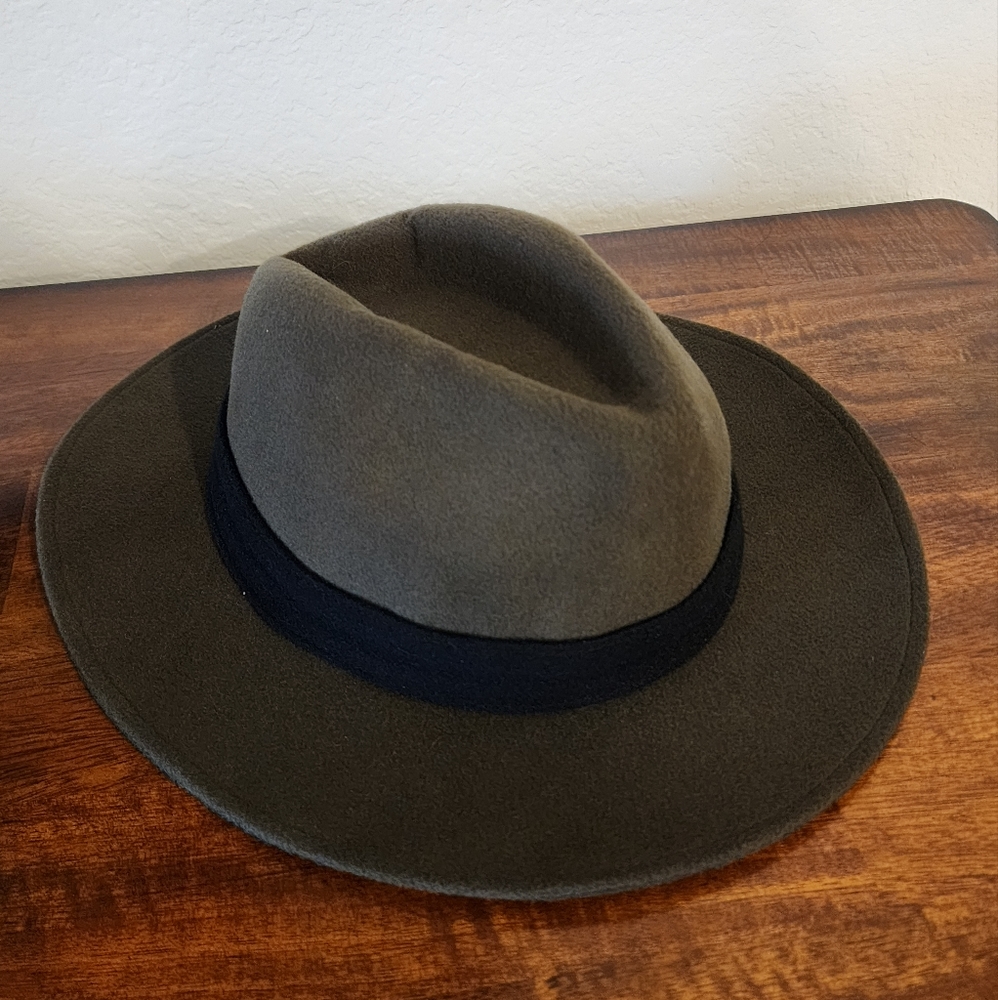 Torrid hat med/LG
